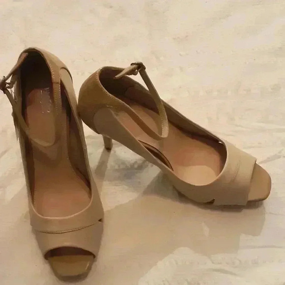 Brand new Mossimo pumps - Picture 1 of 1